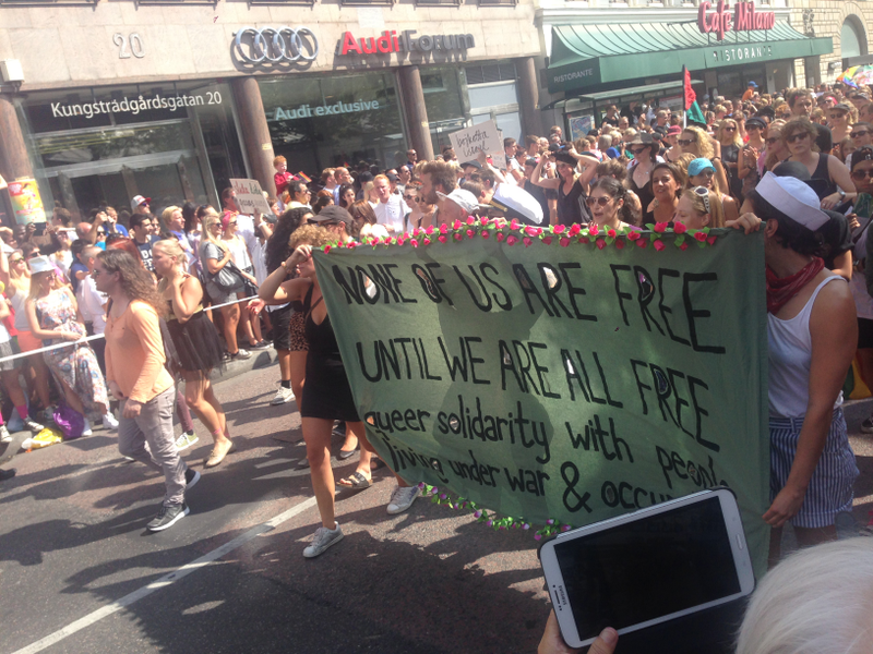 Illustration for article titled My photos from the biggest pride parade in Sweden!